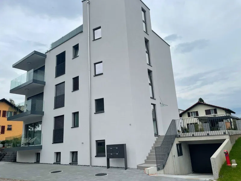 Aussenansicht des Mehrfamilienhauses von vorne