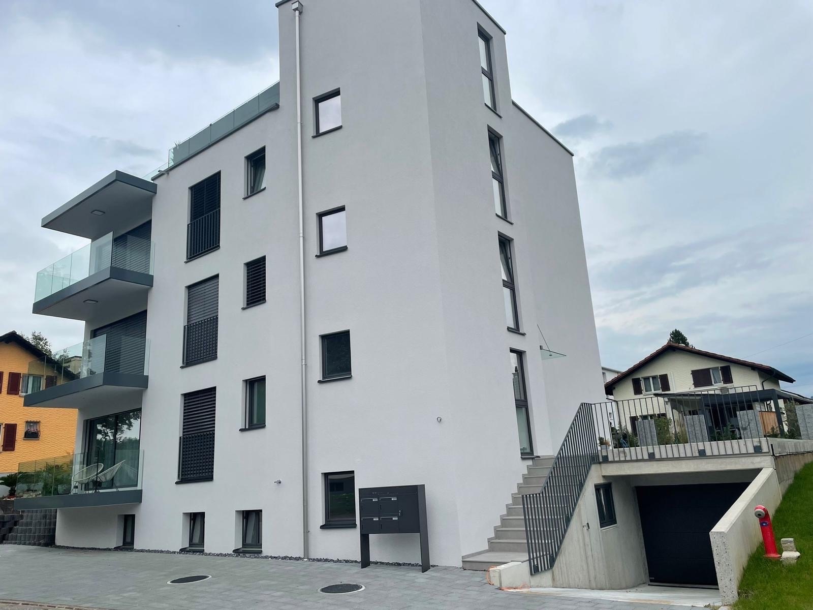 Aussenansicht des Mehrfamilienhauses von vorne