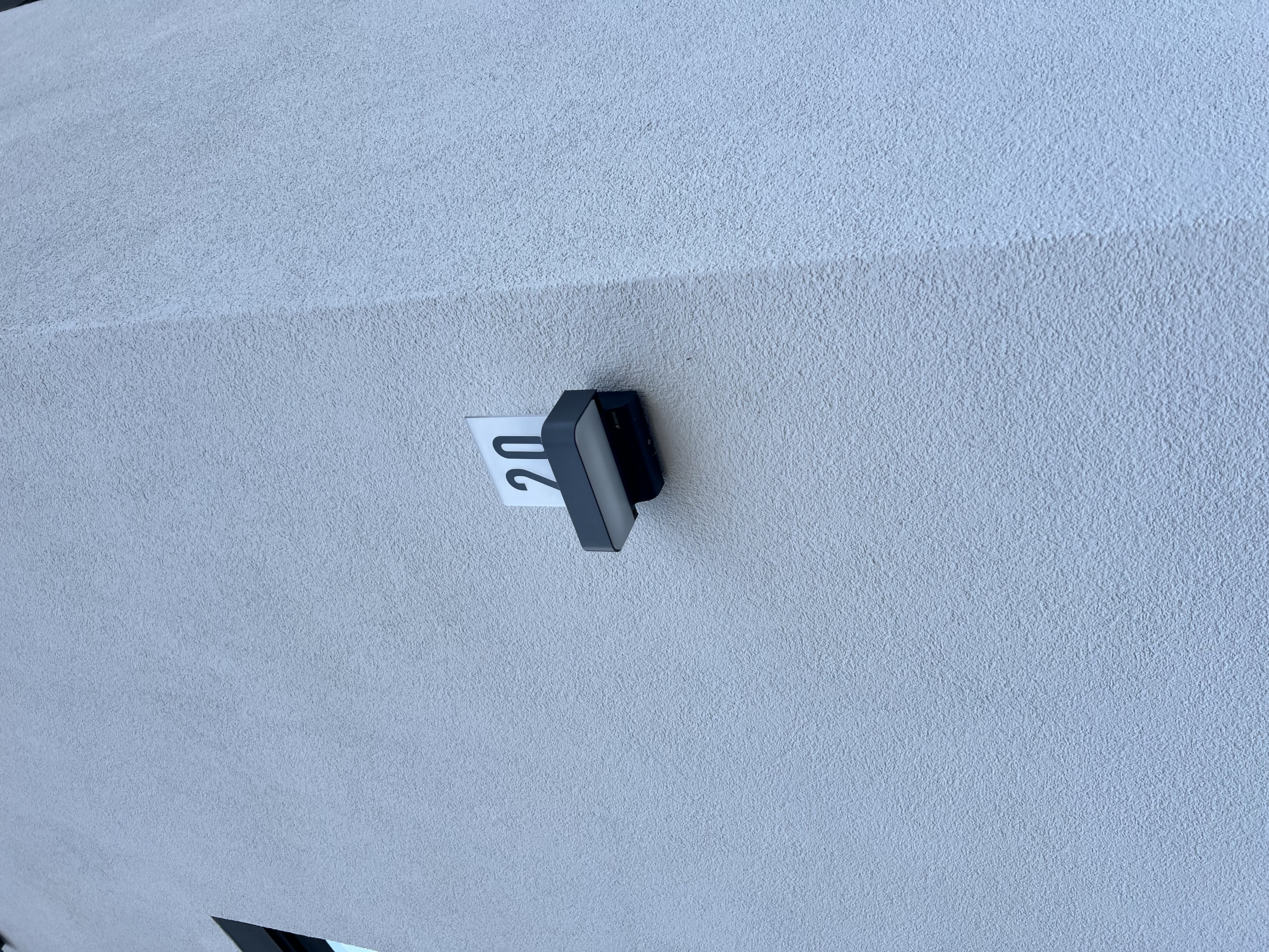 Installation der beleuchteten Hausnummer