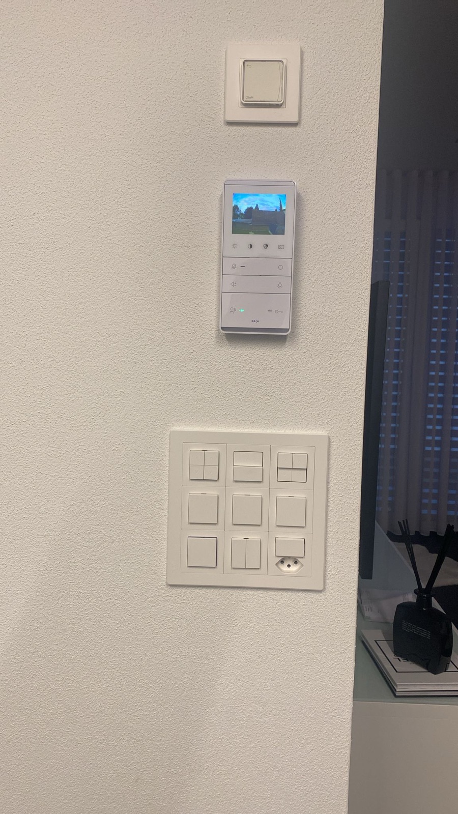 Schalterkombination mit Gegensprechanlage und Raumthermostat